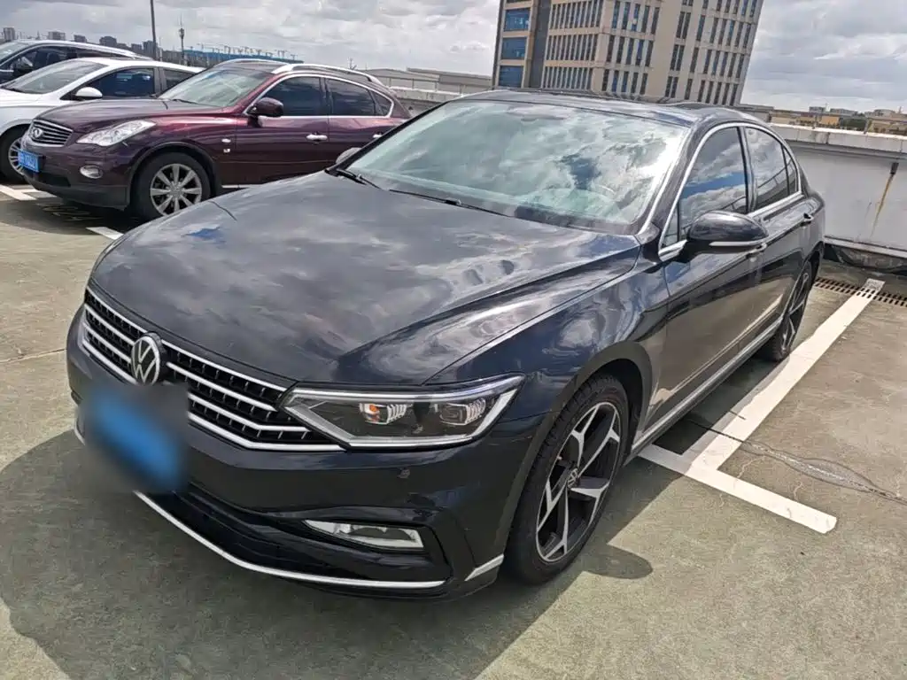Фото 2 - Volkswagen Magotan