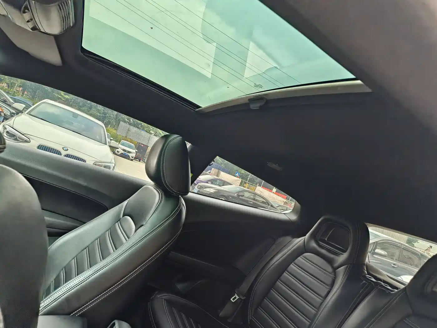 Volkswagen Scirocco 2010 2.0TSI Luxury Edition фото 26