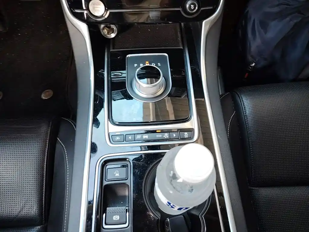 Jaguar XE 2015 2015 2.0T 200PS R-Sport