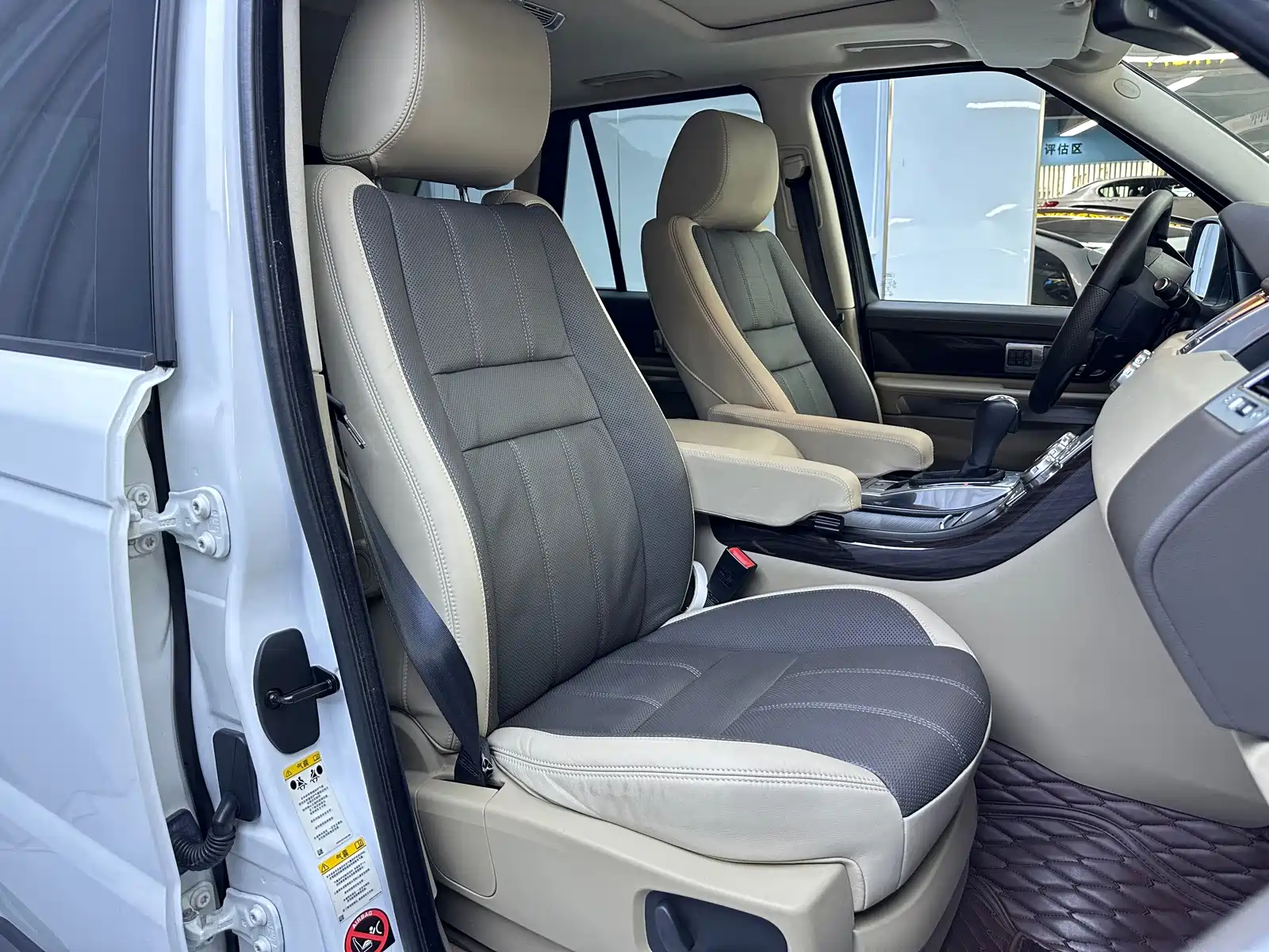 Фото 17 - Land Rover Range Rover Sport