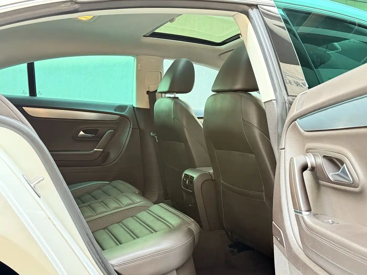 Volkswagen FAW-Volkswagen CC 2016 Model 1.8TSI Luxury фото 10
