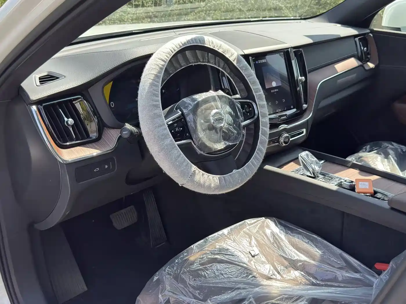 Volvo XC60 Plug-in Hybrid 2026 2025 Plug-in Hybrid Long Range AWD Zhiyuan Luxury Edition