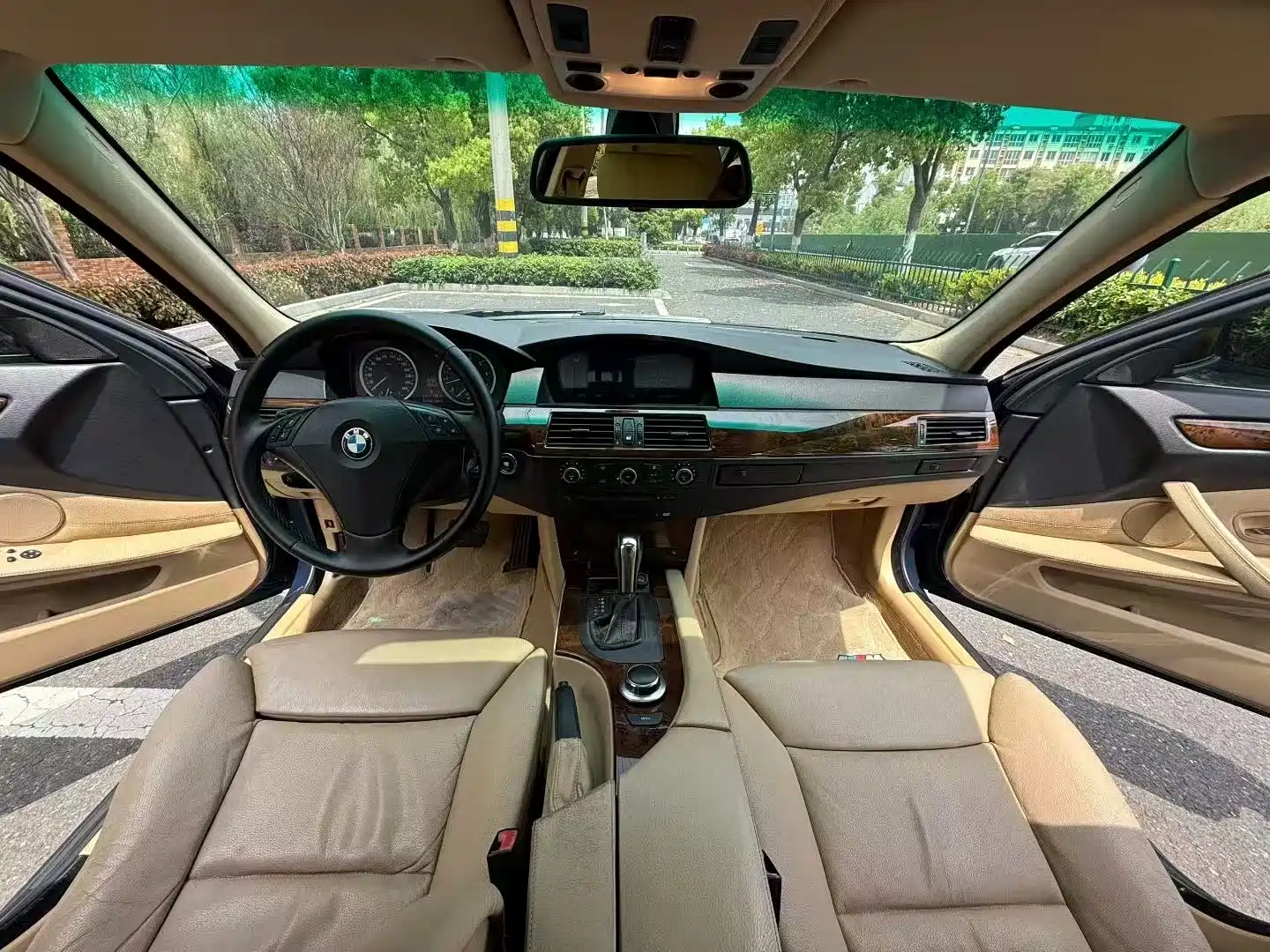 Photo 8 - BMW 5 Series