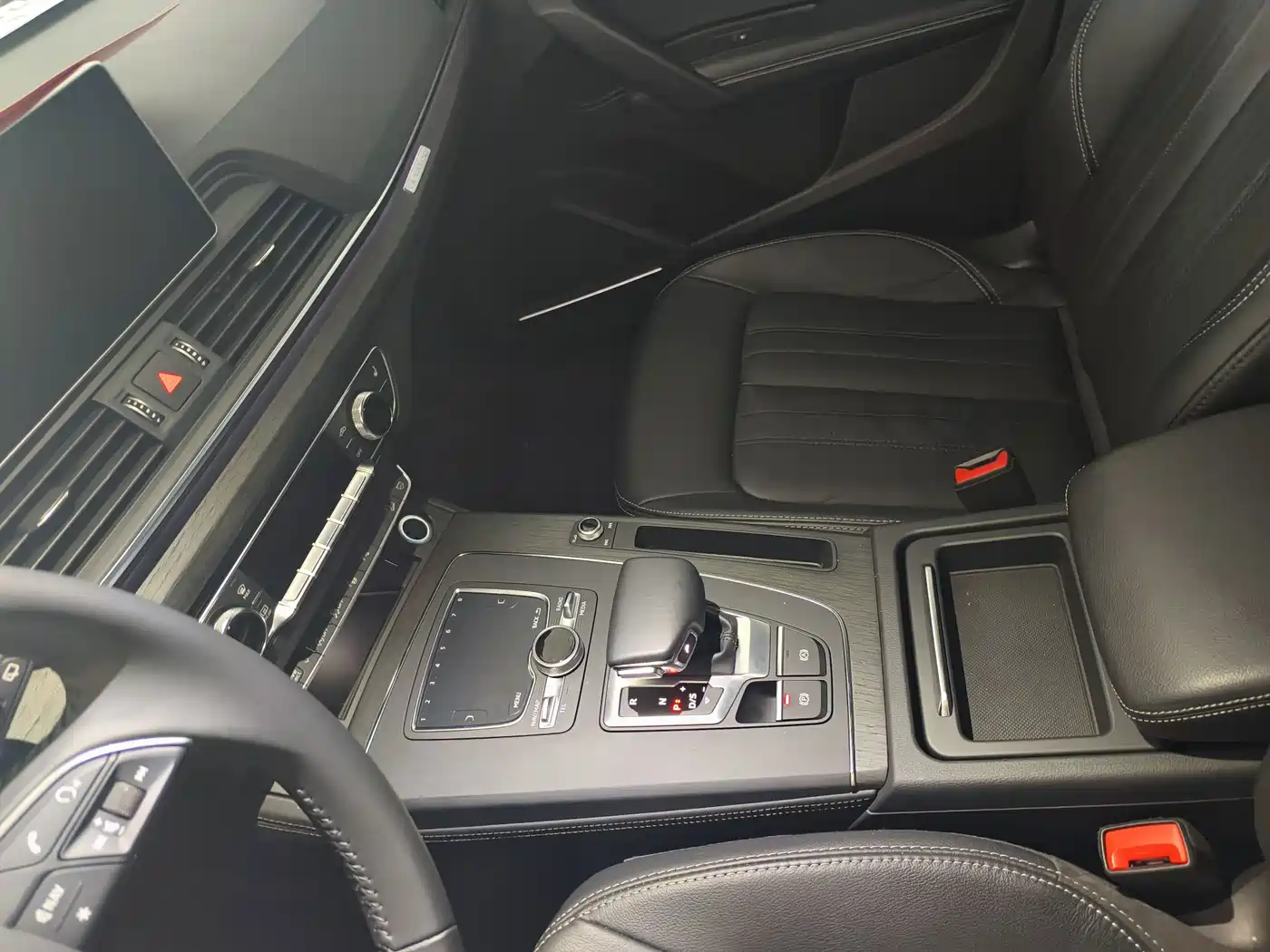 Photo 11 - Audi Q5L