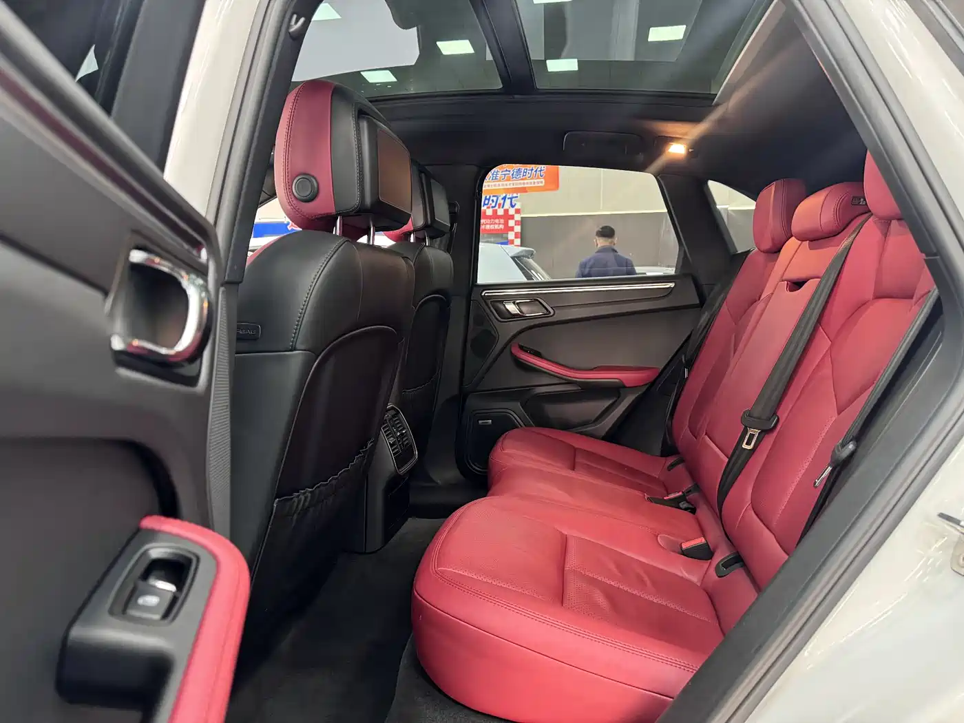 Porsche Macan 2016 Macan 2.0T фото 8