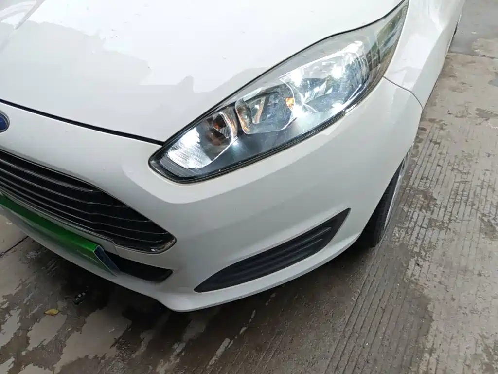 Ford Fiesta 2015 2013 Sedan 1.5L Manual Trend