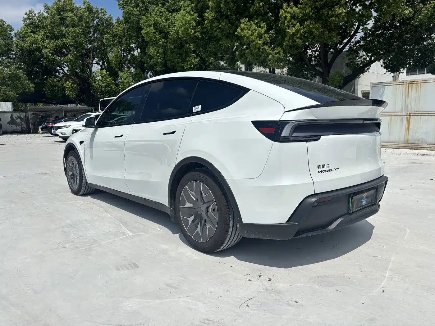 2026 Tesla Model Y L