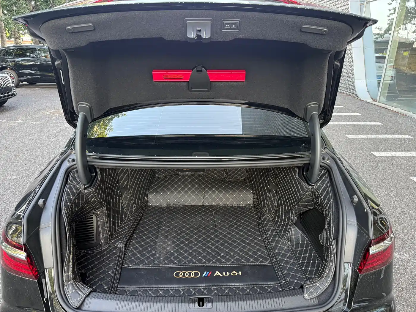 Audi A8 2024 Model A8L 55 TFSI quattro Flagship фото 20