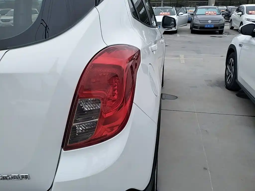 Фото 8 - Buick Encore