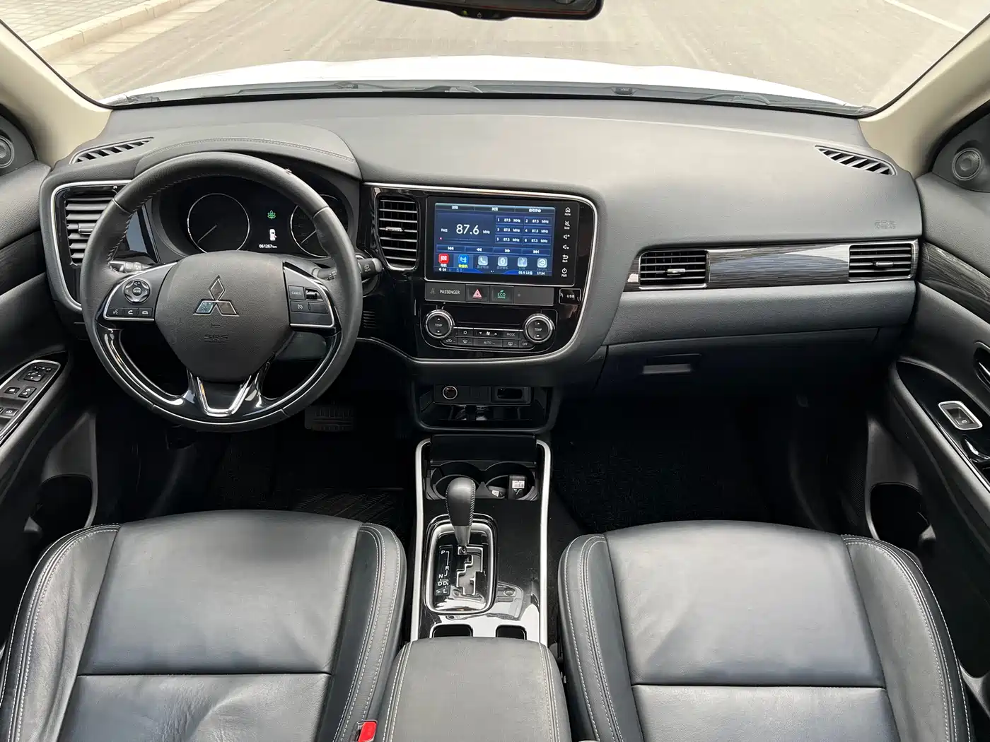 Mitsubishi Outlander 2019 2.0L 2WD Enjoy 7-Seater China VI фото 14