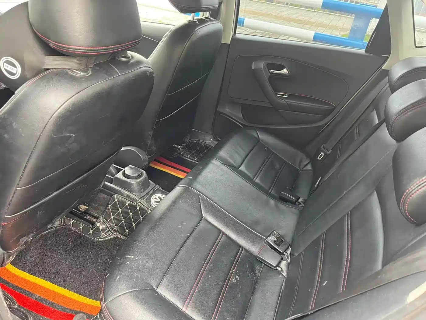 Volkswagen Polo 2014 1.4L Manual Trend Edition фото 5