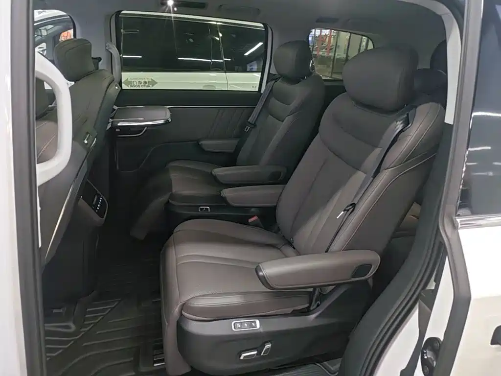SAIC Maxus Maxus G70 2024 2024 Model 2.0T Automatic Flagship 7-Seater