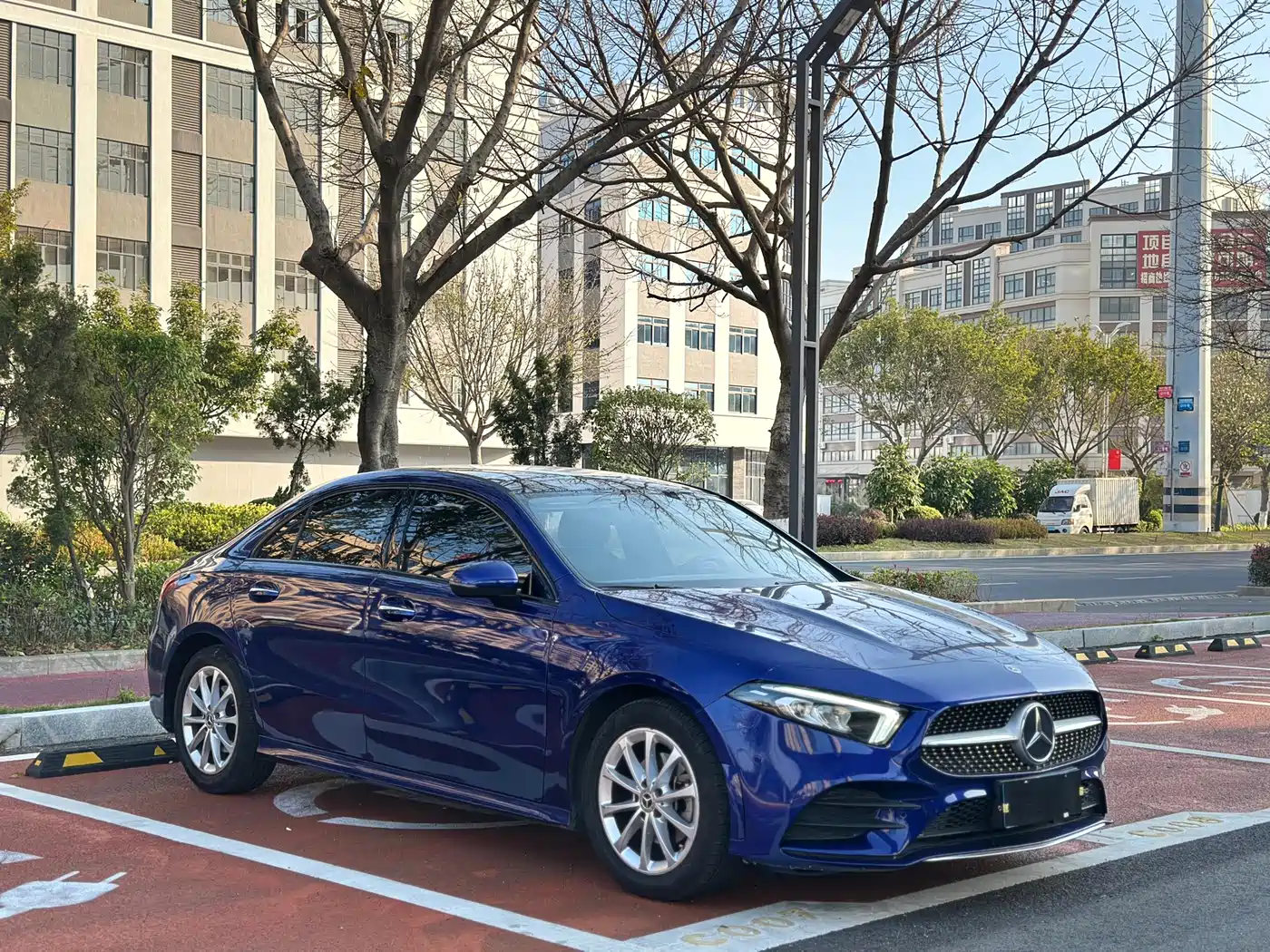 Mercedes-Benz A-Class 2020 Facelift A 200 L Sport Sedan Fashion фото 3