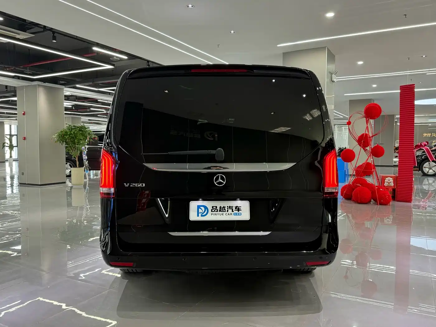 MERCEDES-BENZ V CLASS