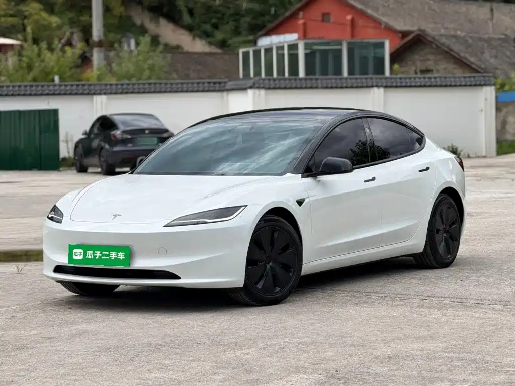 Tesla Model 3 2023