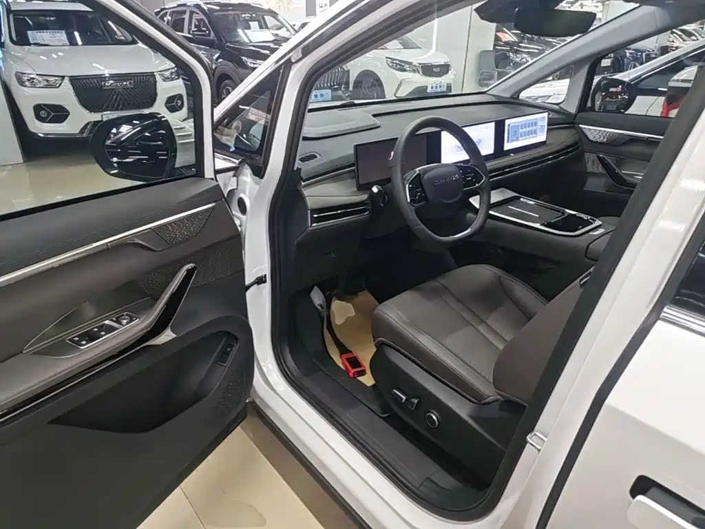 SAIC Maxus Maxus G70 2024 2024 Model 2.0T Automatic Flagship 7-Seater