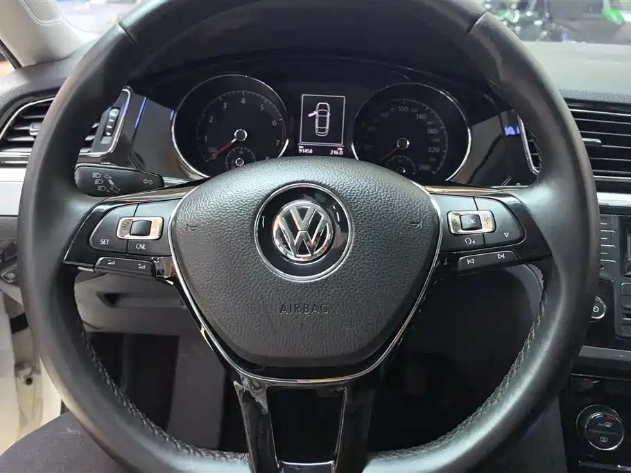 Volkswagen Lamando 2015 280TSI DSG Comfort фото 15