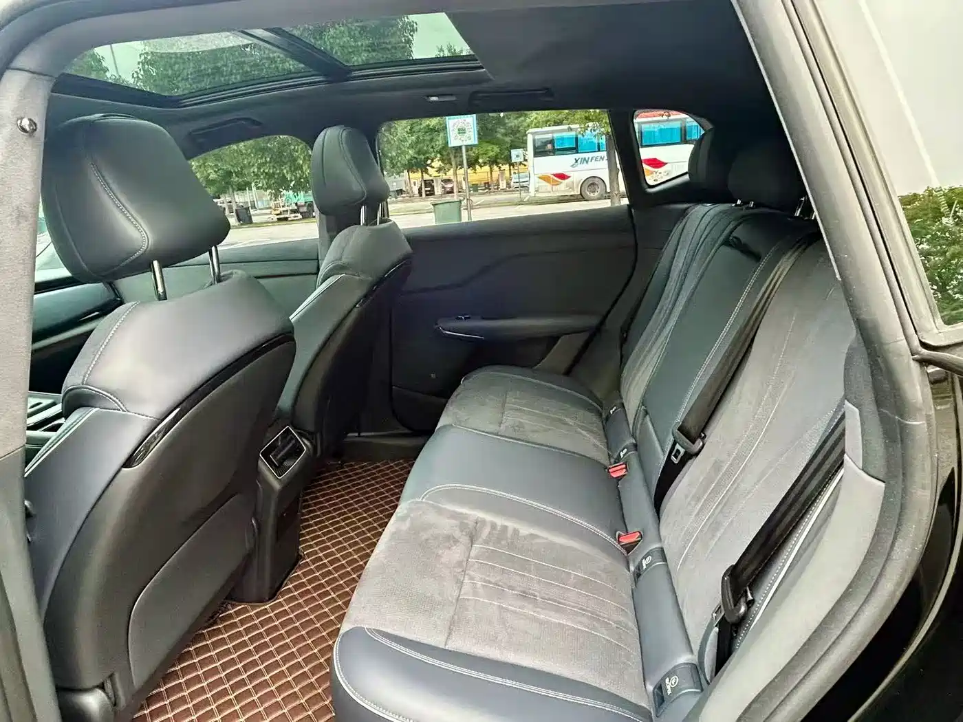Voyah Auto Voyah Zhiyin 2024 Long Range Super Charging Edition фото 6