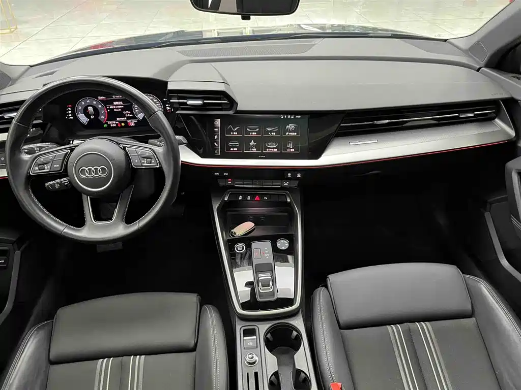 Audi A3 2023 Facelift Sportback 35 TFSI Fashion Sport фото 2
