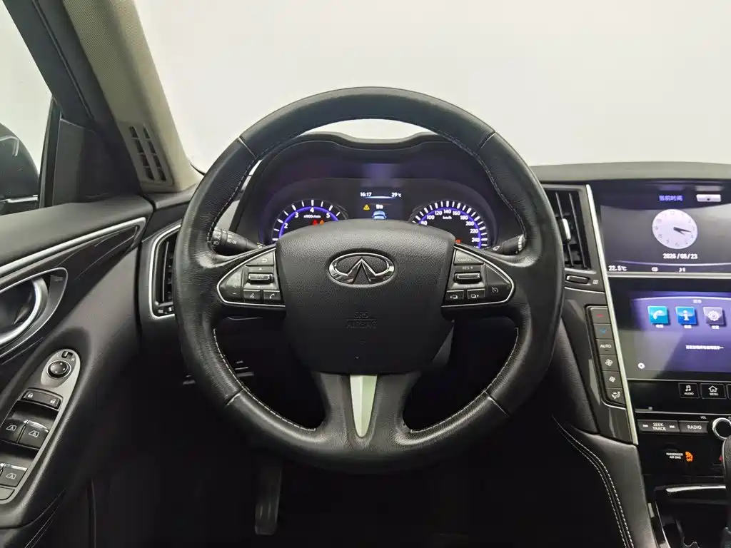 Фото 11 - Infiniti Q50L