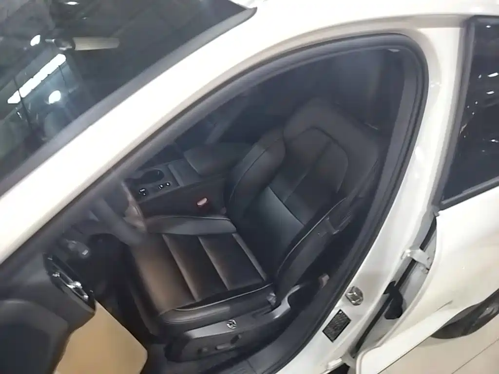 Volvo XC40 2022 2022 Model T4 AWD Smart Drive Fashion Edition