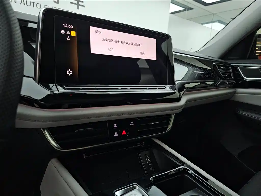 Volkswagen Teramont 2024 530 V6 4WD Dragon Glory Edition фото 12