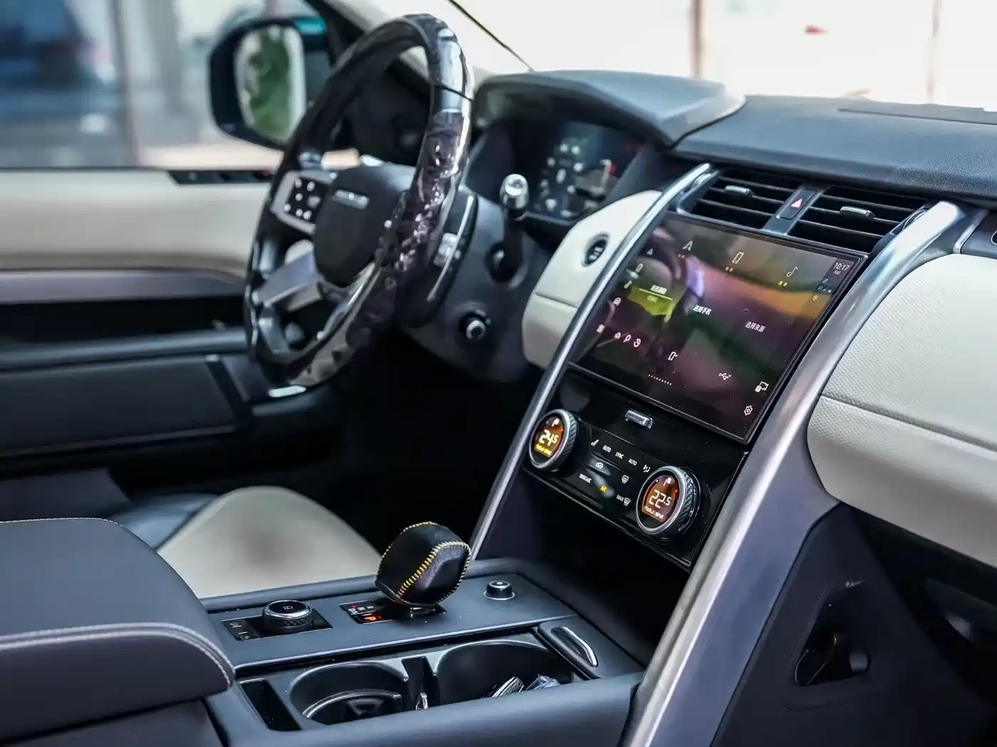 Land Rover Discovery 2021 360PS R-Dynamic S фото 5