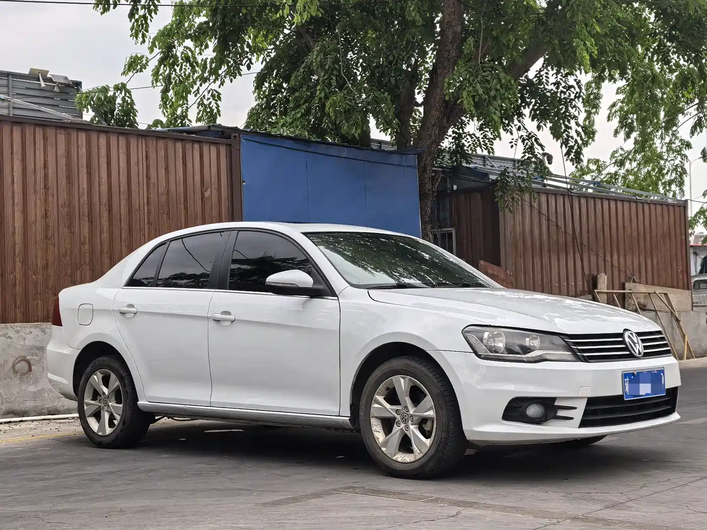 Volkswagen Bora 2014 1.6L Automatic Fashion Edition фото 3