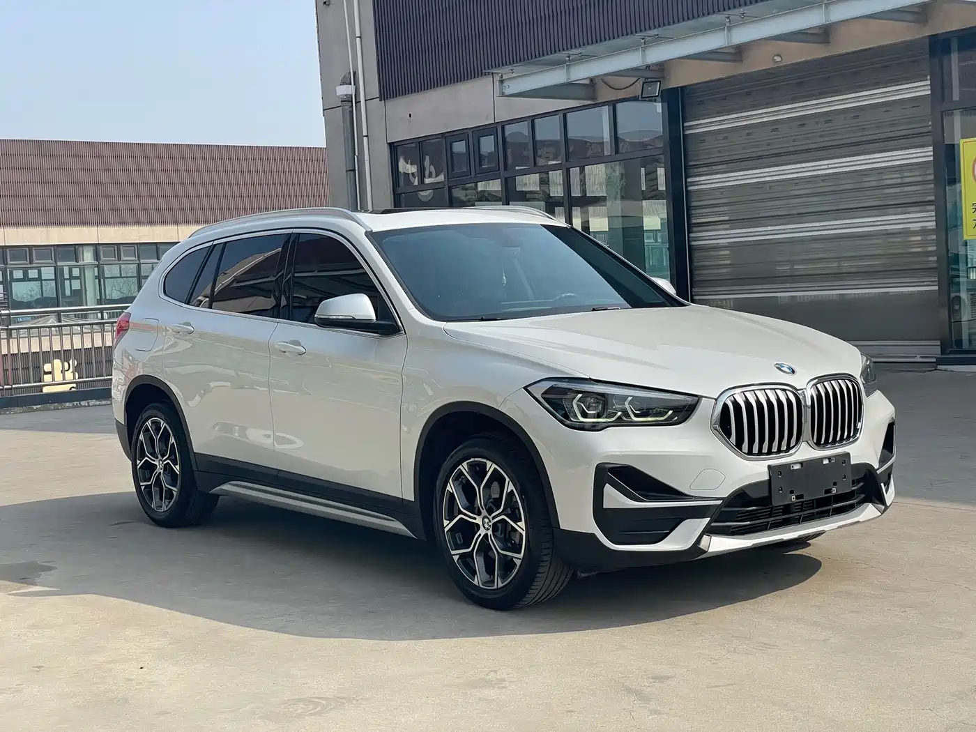 BMW X1 2022 sDrive20Li Fashion фото 3