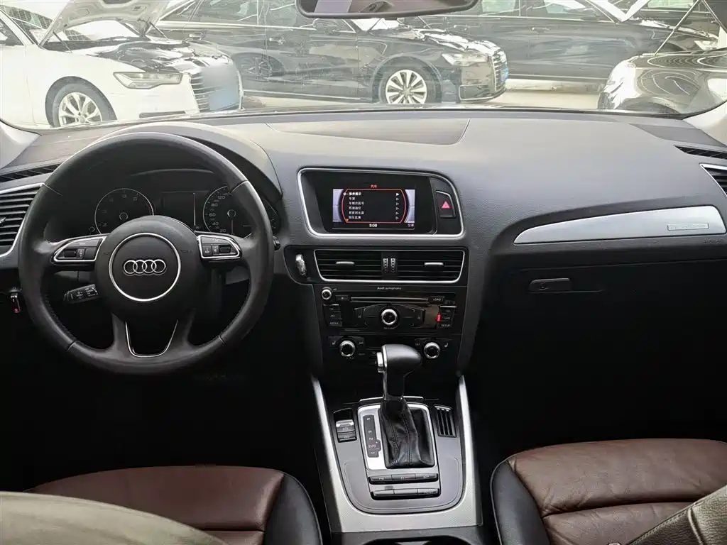 Audi Q5 2016 40 TFSI Technology Model фото 3
