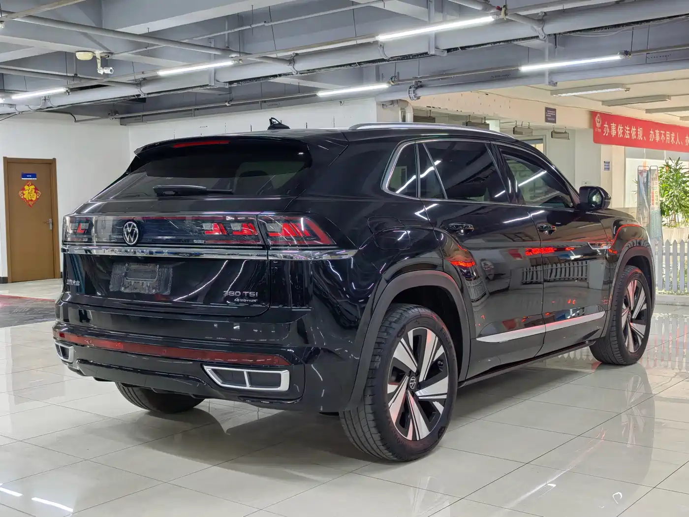 Volkswagen Teramont 2024 Touareg X 380TSI 4WD Dragon Glory Edition фото 7
