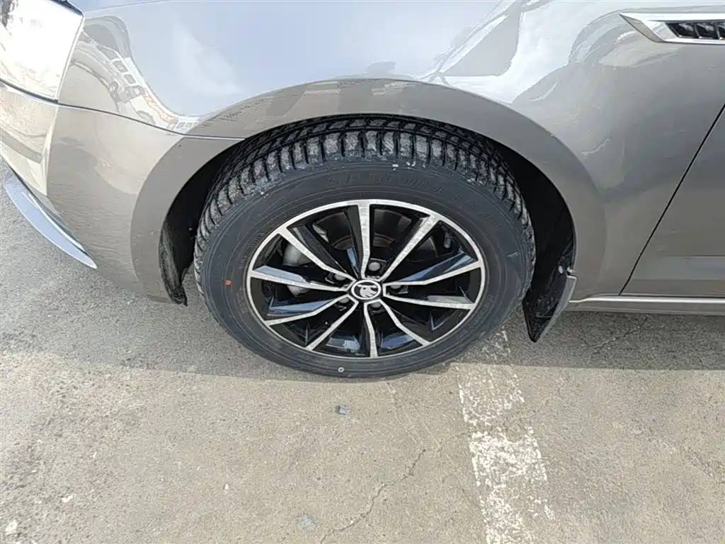 Škoda Octavia 2017 1.6L Automatic Smart Edition фото 23