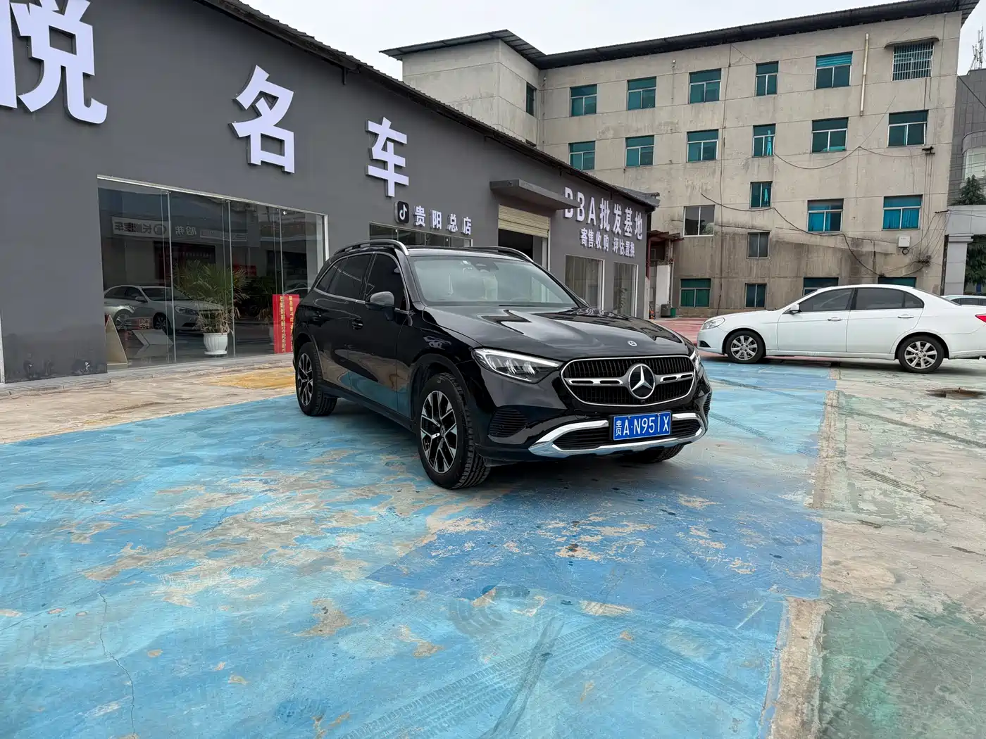 Mercedes-Benz GLC 2023 GLC 260 L 4MATIC Sport 5-seater фото 3