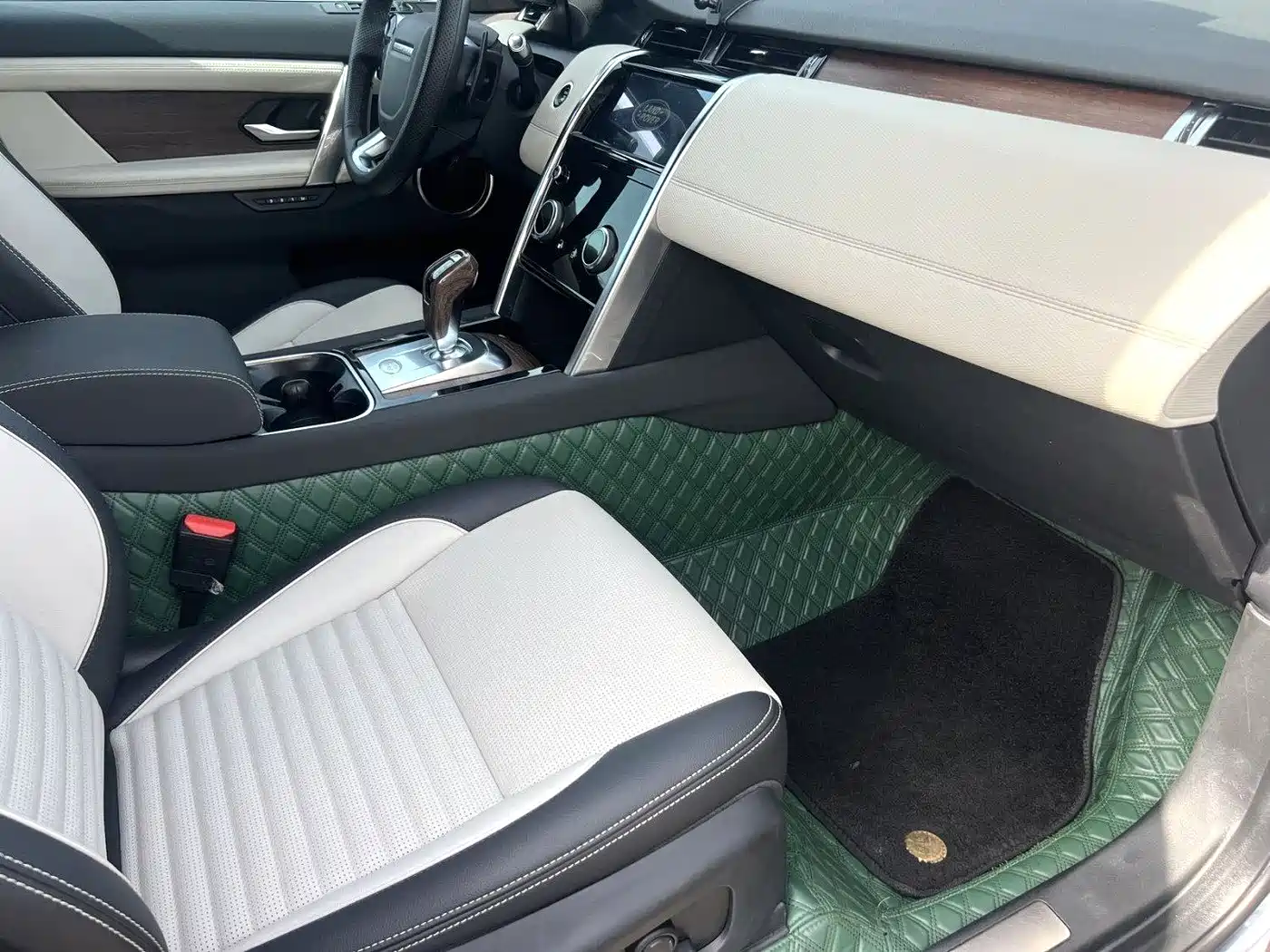 Land Rover Discovery Sport 2020 249PS R-Dynamic Performance Tech 7-seater фото 4