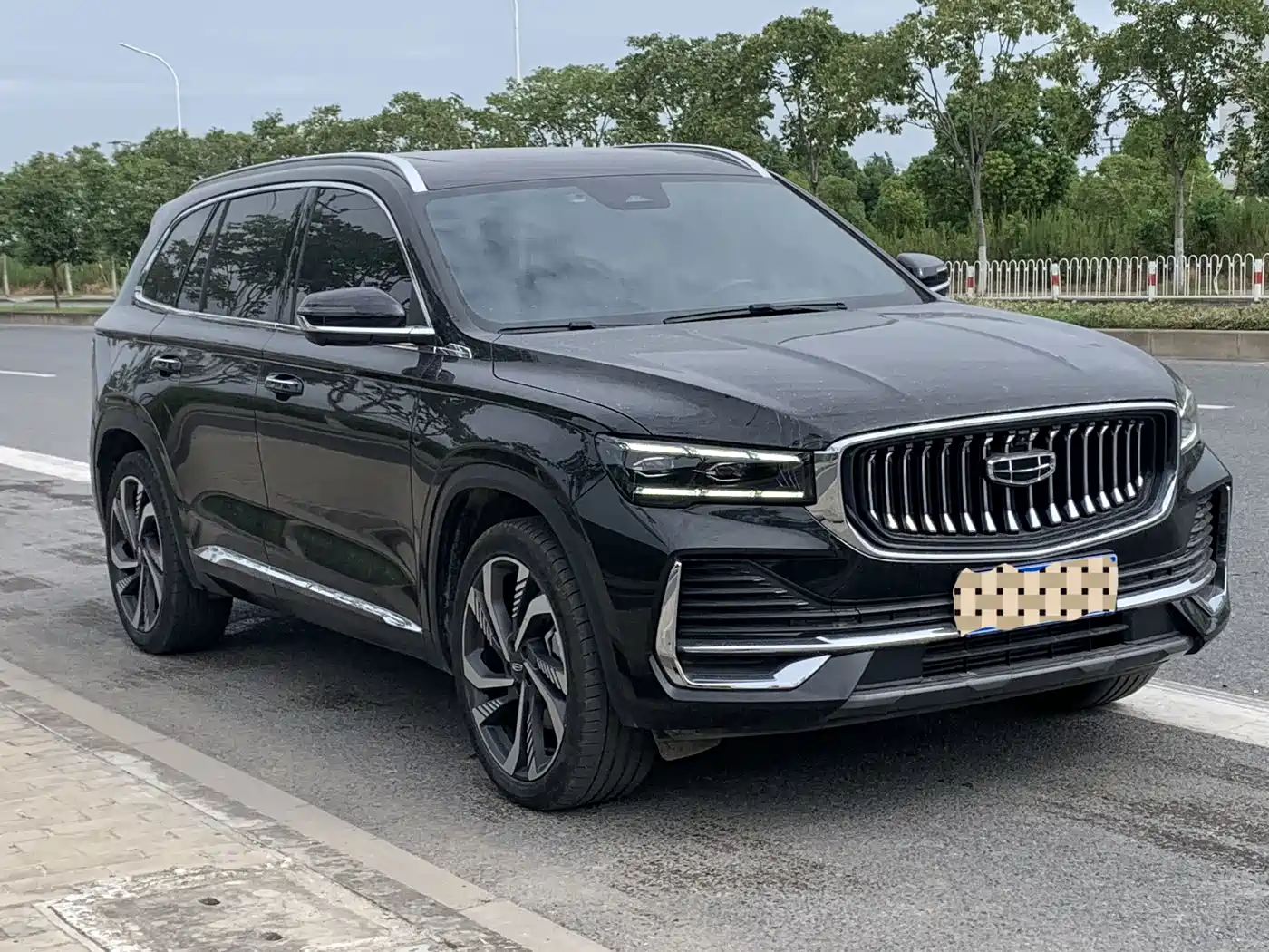 Photo 3 - Geely Xingyue L