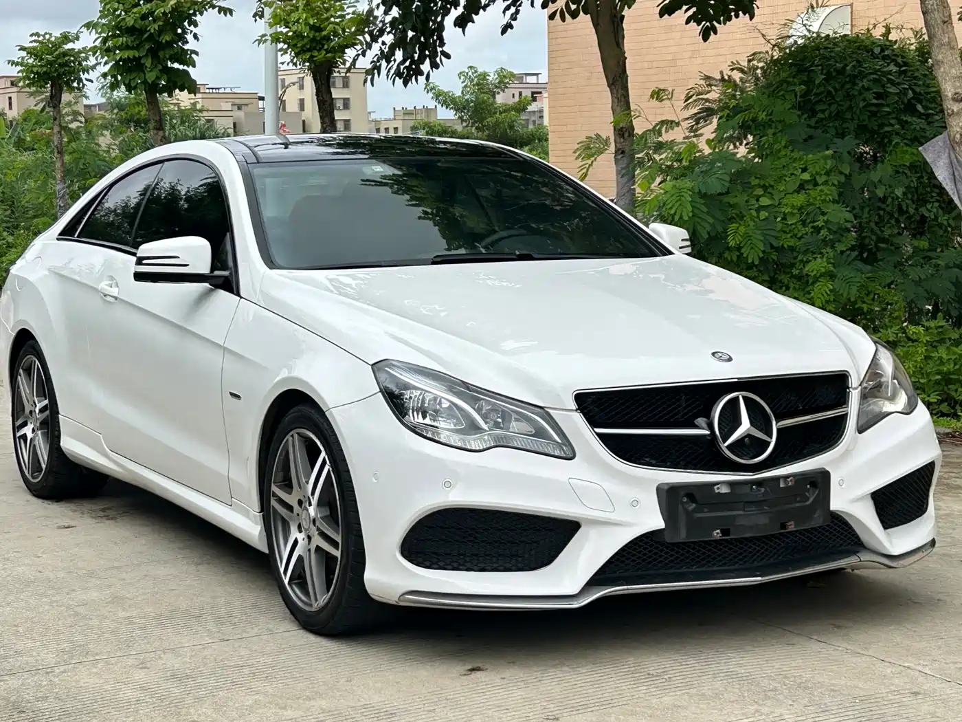 MERCEDES-BENZ E CLASS