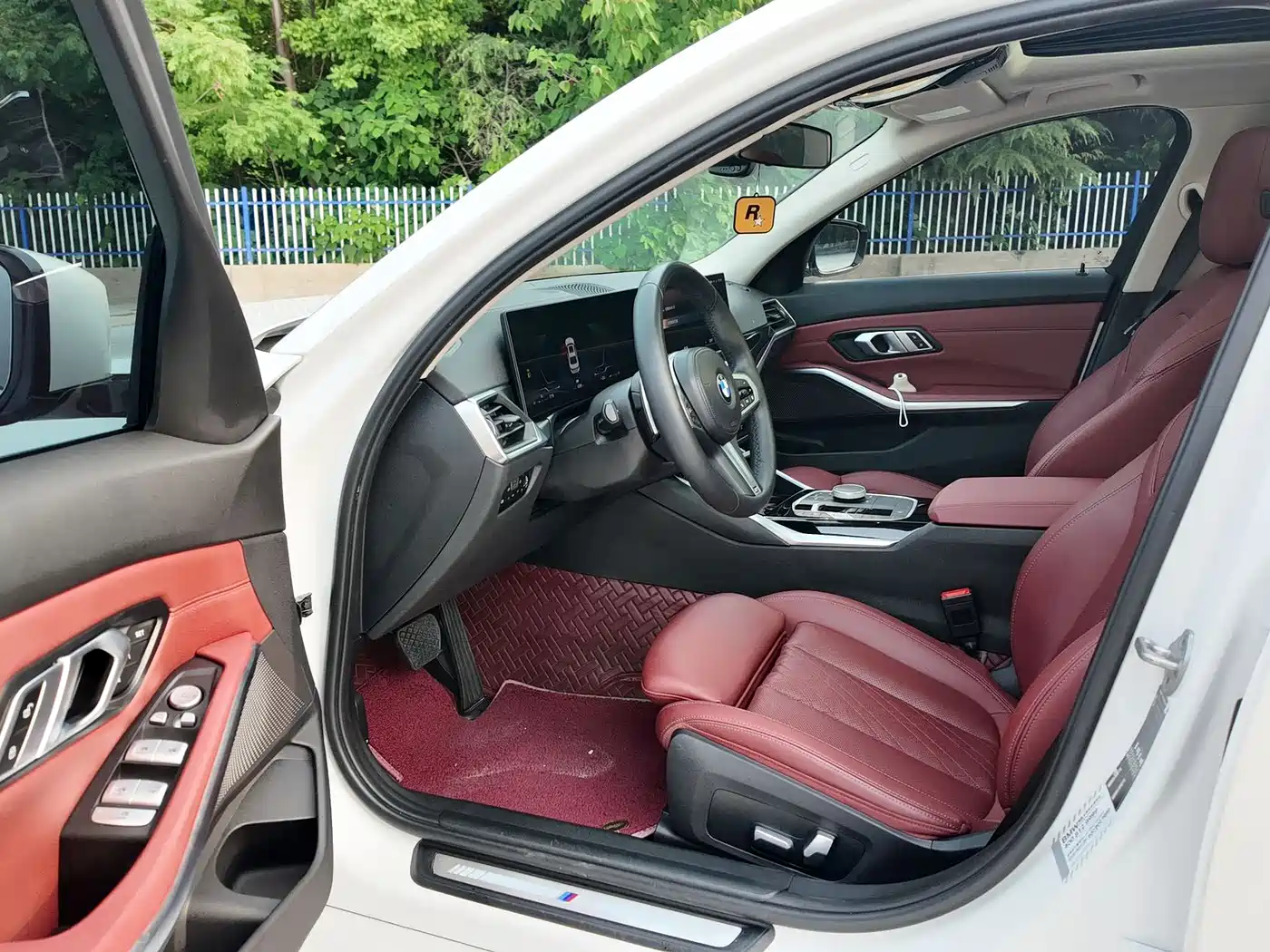 BMW 3 Series 2023 320Li M Sport Package фото 6