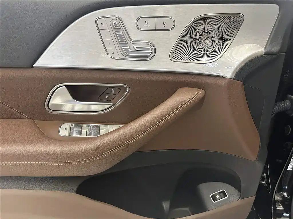 Mercedes-Benz GLS 2024 GLS 400 4MATIC фото 6