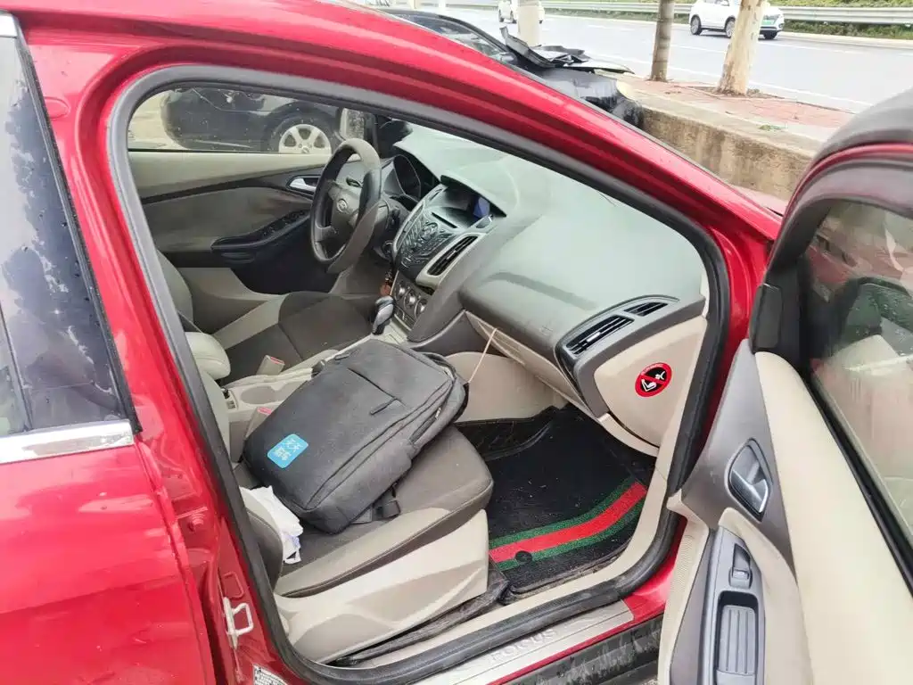 Photo 10 - Ford Focus