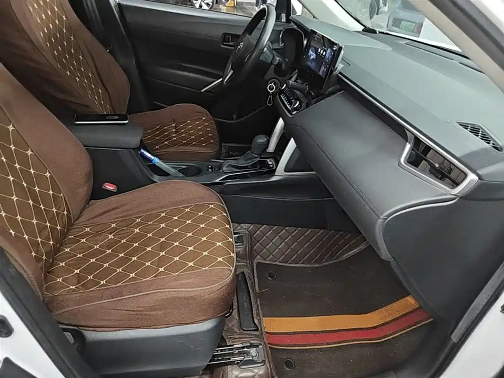 Toyota Frontlander 2023 2.0L CVT Elite Edition фото 25