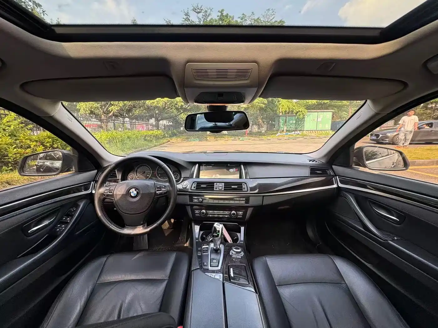 BMW 5 Series 2014 525Li Leading фото 4