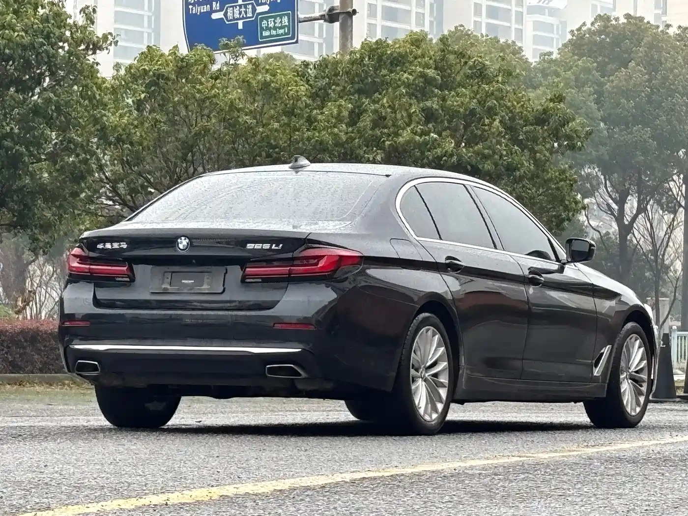 BMW 5 Series 2021 525Li M Sport Package фото 4