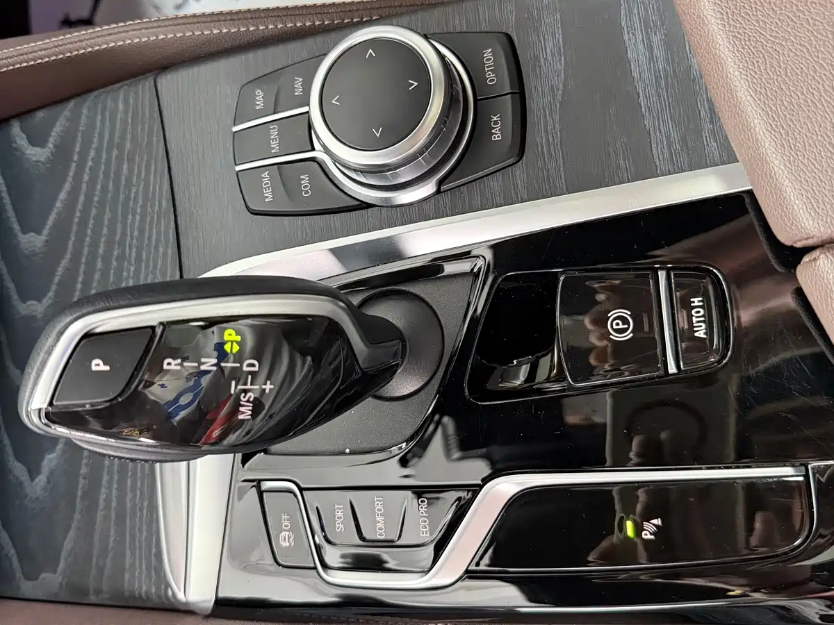 BMW 5 Series 2023 Facelift 530Li Leading M Sport Package фото 27