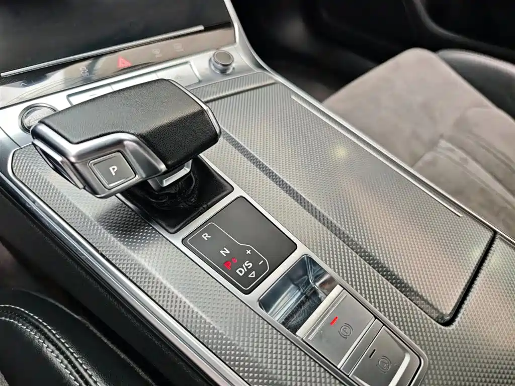 Audi A6L 2023 Facelift 45 TFSI Premium Dynamic фото 13