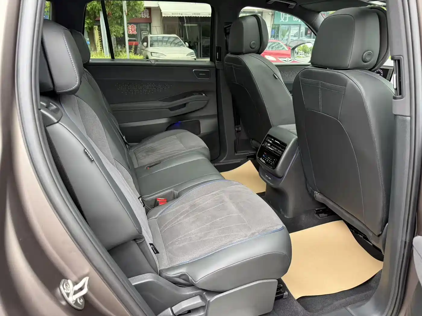 Volkswagen Teramont 2025 Teramont Pro 450TSI 4WD Summit Edition фото 11