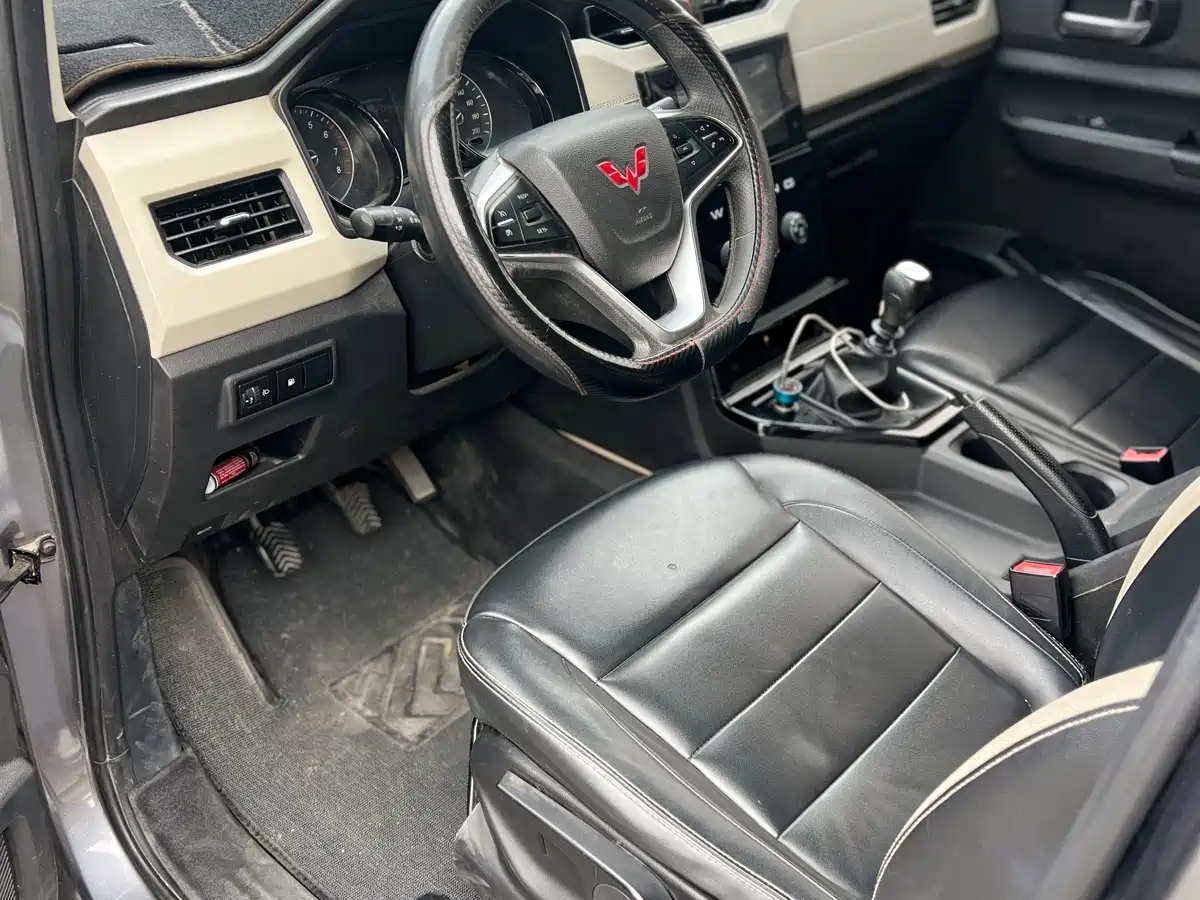 Wuling Motors Wuling Journey 2022 2021 1.5T Manual Luxury Edition