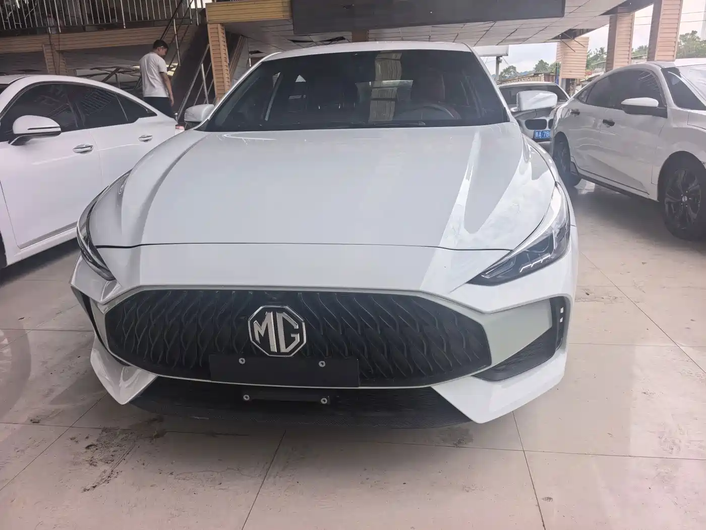 Фото 2 - MG MG5