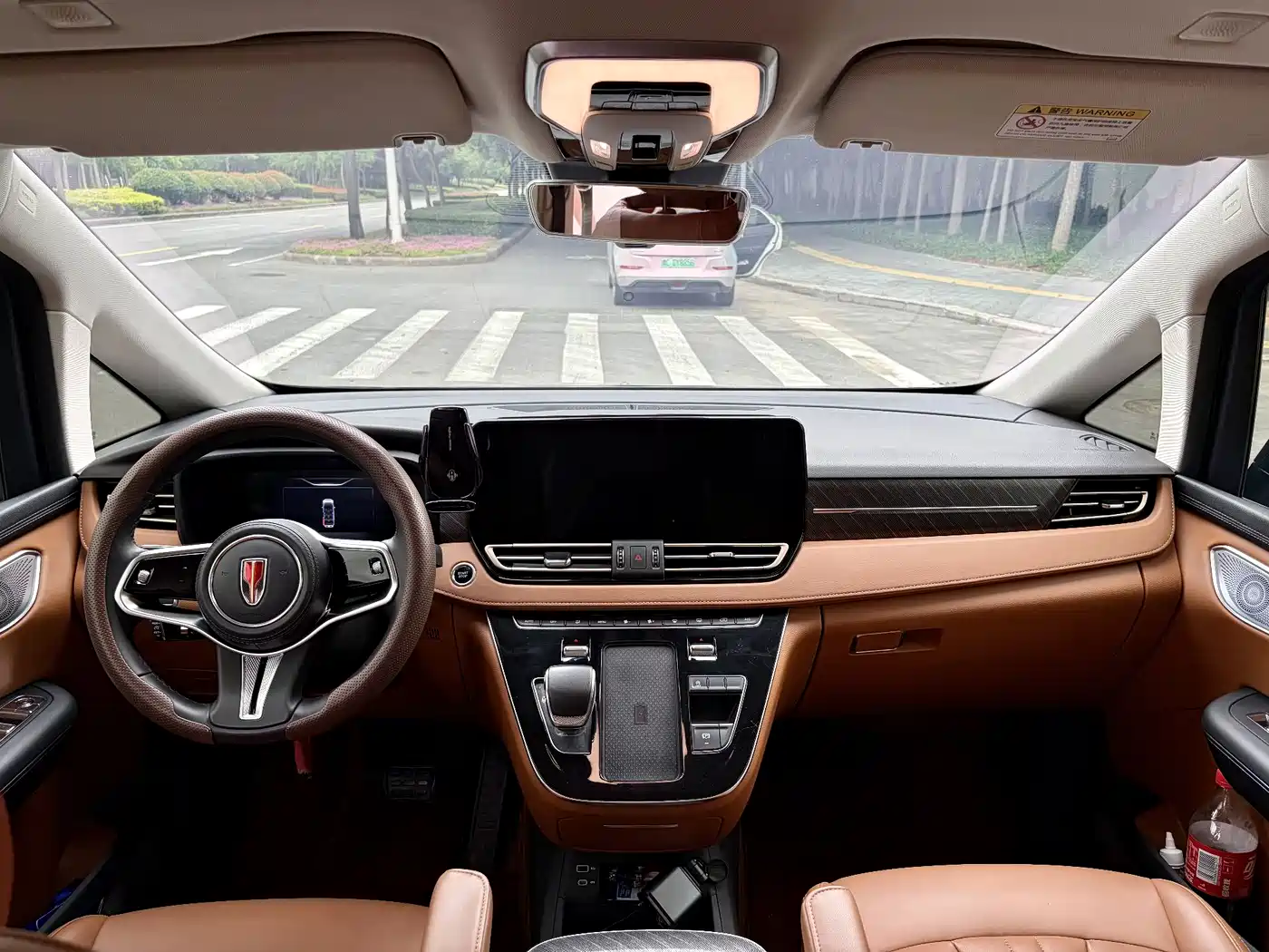 Hongqi HQ9 2023 2.0T Smart Connect Flag Joy Edition фото 5