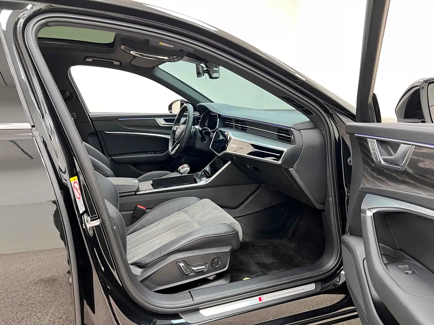 Audi A6L 2024 45 TFSI Premium Dynamic фото 33