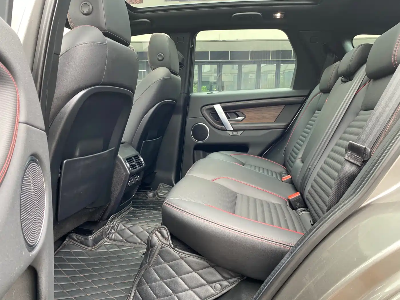 Land Rover Discovery Sport 2021 249PS R-Dynamic SE Performance Technology Edition 5-seater фото 12